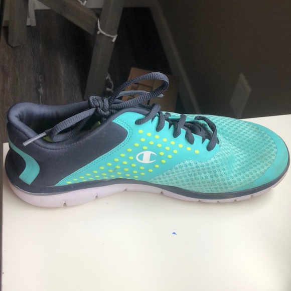 CHAMPION LIGHTLY WORN GUSTO RUNNING SHOE - Picture 2 of 2